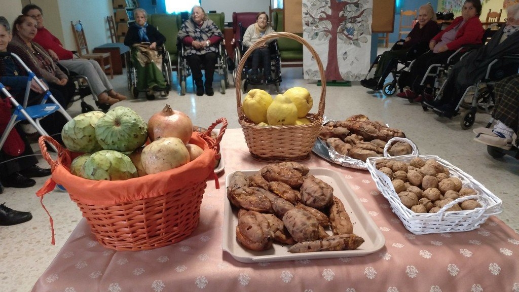 Fiesta del otoño en residencia para mayores Edad Dorada