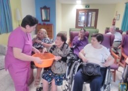 Residenta lavándose la cara en San Juan